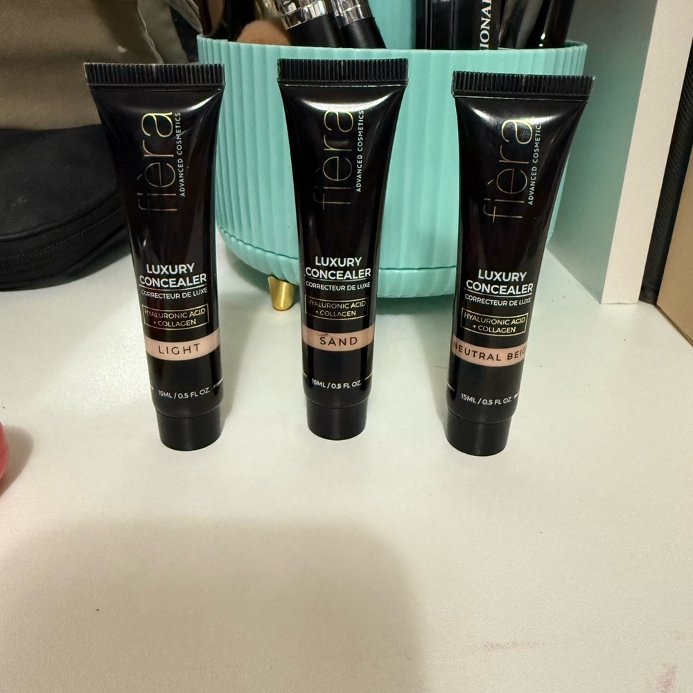 Luxury Concealer - Light, Sand, Neutral Beige
